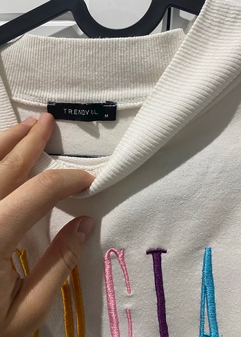 Nakışlı Beyaz Kadın Sweatshirt - Görsel 4