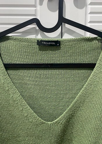 Yeşil V Yakalı Örgü Kadın Kazak - Görsel 3