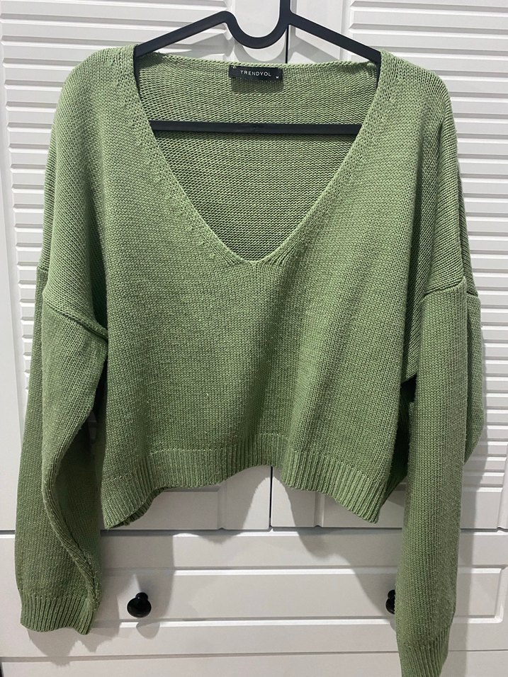 Yeşil V Yakalı Örgü Kadın Kazak - Görsel 2