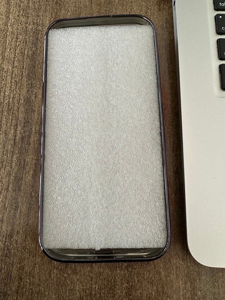 Şeffaf Düğmeli Siyah iphone 16 pro Telefon Kılıfı - Görsel 4