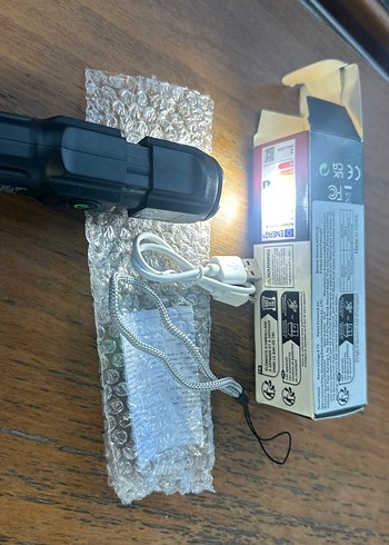 Zoomlu Type C ile Sarj Edilebilir El Feneri - Görsel 3