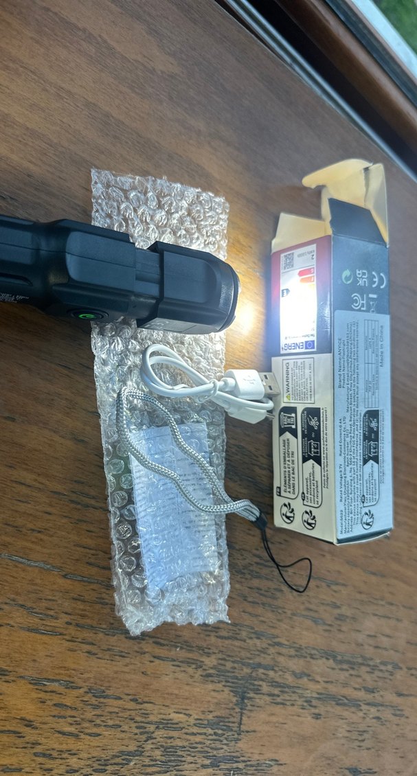 Zoomlu Type C ile Sarj Edilebilir El Feneri - Görsel 3