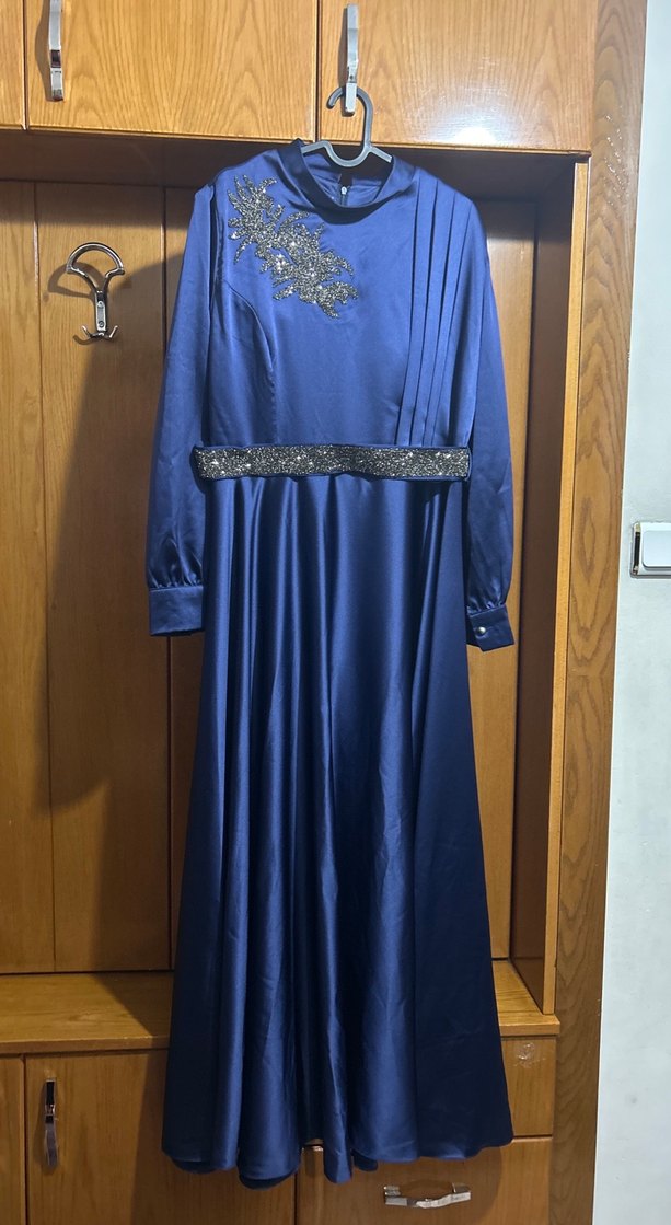 Mavi İşlemeli Uzun Kollu Abiye Elbise #tesettürabiye - Görsel 2