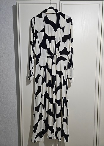 Siyah Beyaz Desenli Uzun Kollu Pilili Kadın Elbise - Görsel 2