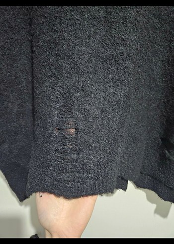 Siyah V Yakalı Örgü Kadın Kazak - Görsel 4