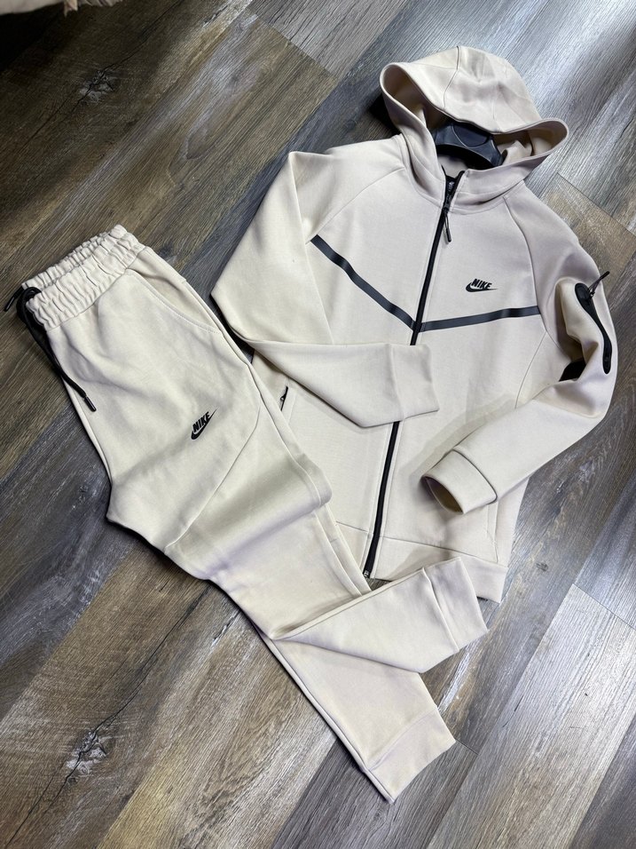 Nike tech Beyaz Fermuarlı Eşofman Takımı - Görsel 3
