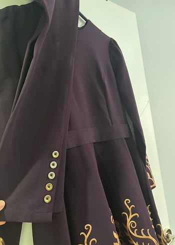 Uzun Kollu Mor Nakışlı Gotik Kadın Elbise - Görsel 6