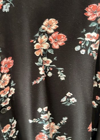 Çiçek Desenli Siyah gömlek - Görsel 3