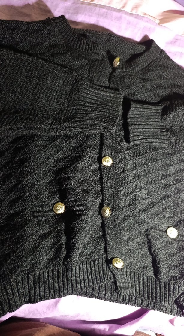 Düğmeli Siyah Triko Hırka - Görsel 2