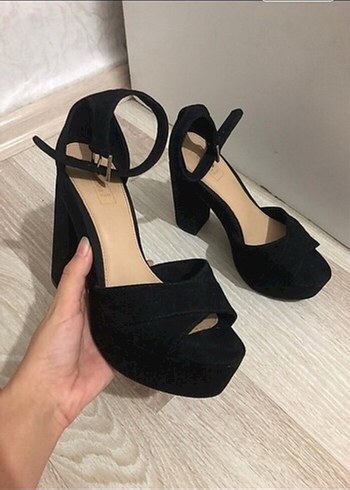 bershka Siyah Tokalı Platform Topuklu Kadın Ayakkabı - Görsel 4