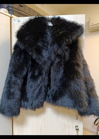 butik ürünü Kürk Detaylı Siyah Mini Kadın Kürk Ceket - Görsel 3