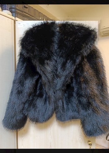 butik ürünü Kürk Detaylı Siyah Mini Kadın Kürk Ceket - Görsel 2