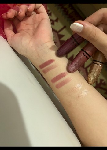 MAC yılbaşı serisi mini mac ruhlar simli ruj glos - Görsel 6