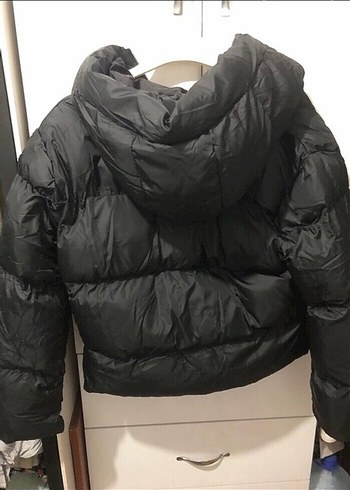 zara muadili mont etiketli Kapüşonlu Siyah Kadın Şişme Mont - Görsel 7