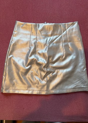 Parlak Altın Deri Pilili Mini Etek - Görsel 3