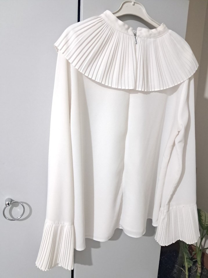 Beyaz Pileli Yaka Detaylı Kadın Gömlek - Görsel 3