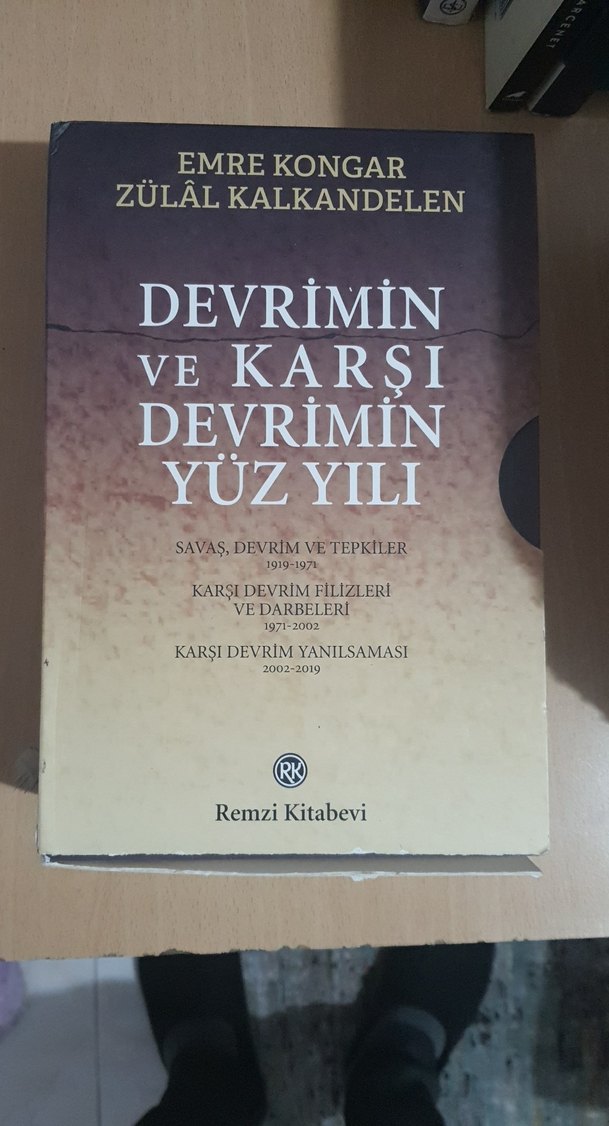 Emre Kongar Zülal Kalkandelen Devrimin Karşı Devrimin Yüz Yılı - Görsel 4