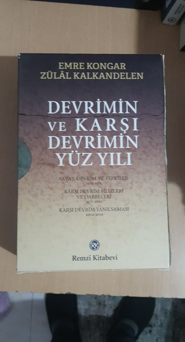 Emre Kongar Zülal Kalkandelen Devrimin Karşı Devrimin Yüz Yılı - Görsel 2