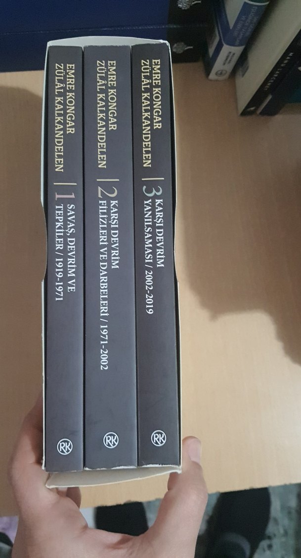 Emre Kongar Zülal Kalkandelen Devrimin Karşı Devrimin Yüz Yılı - Görsel 3