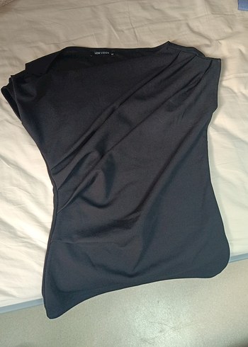 asimetrik yaka siyah bluz - Görsel 3