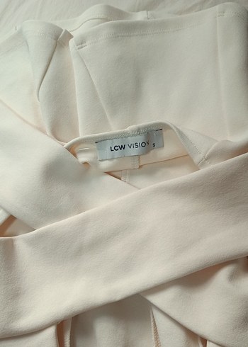 sırt dekolteli krem rengi bluz - Görsel 3