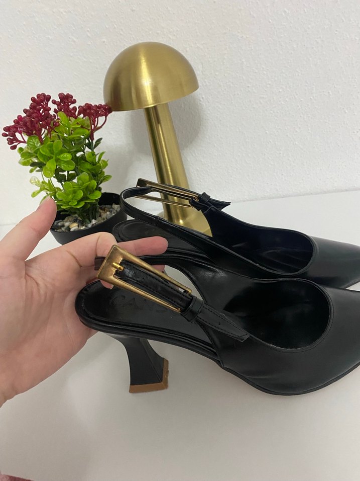 Siyah Tokalı Stiletto Kadın Ayakkabı - Görsel 2