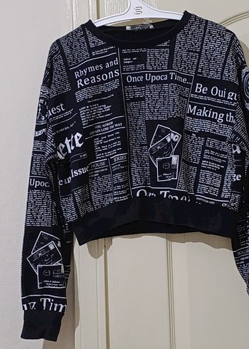 Kadın Siyah Baskılı Kısa Sweatshirt - Görsel 2