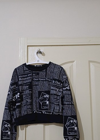 Kadın Siyah Baskılı Kısa Sweatshirt - Görsel 3