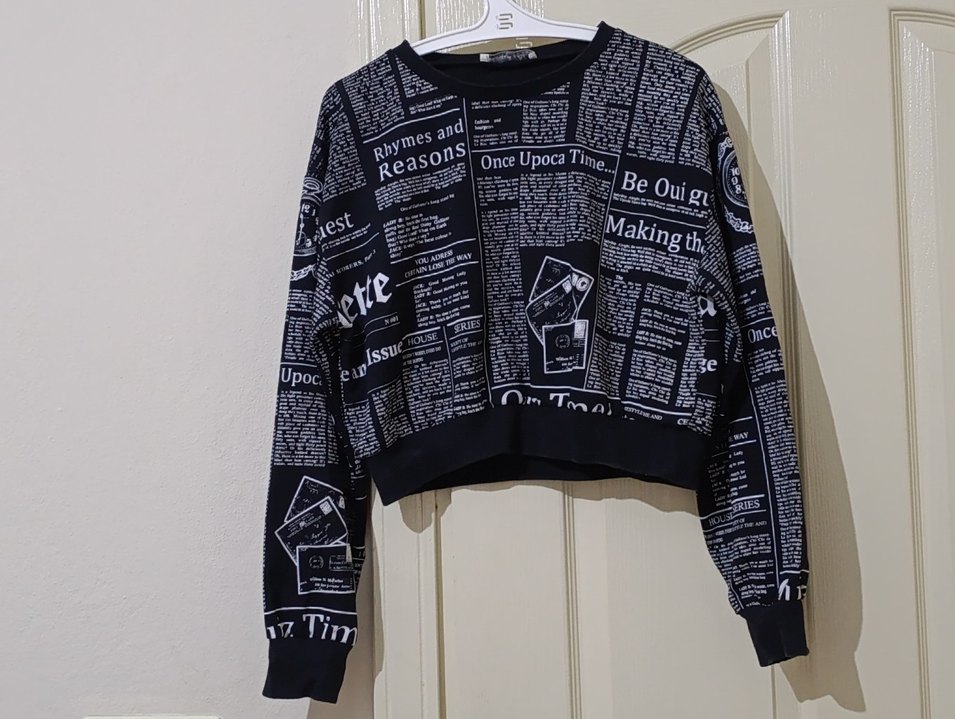 Kadın Siyah Baskılı Kısa Sweatshirt - Görsel 2