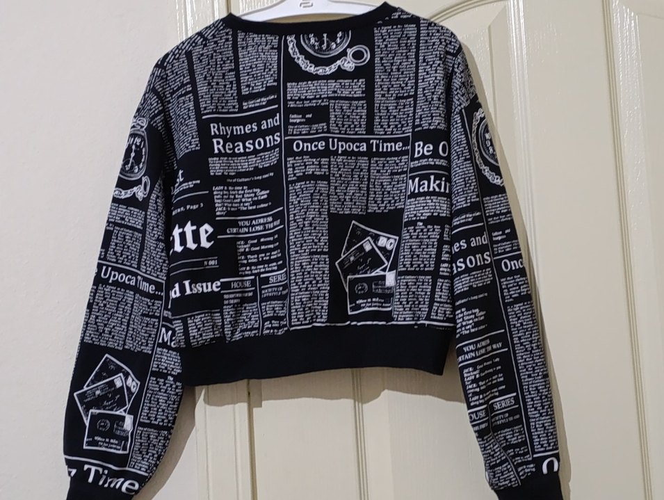 Kadın Siyah Baskılı Kısa Sweatshirt - Görsel 4