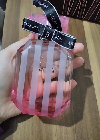 Victoria's Secret Bombshell Love Eau de Parfum - Görsel 4