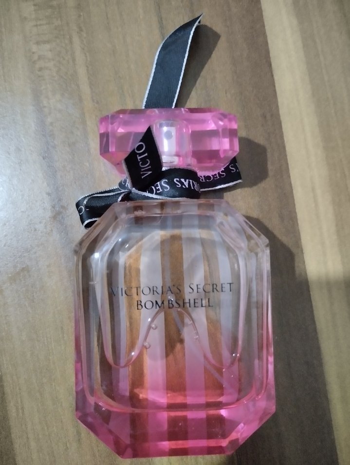 Victoria's Secret Bombshell Love Eau de Parfum - Görsel 3