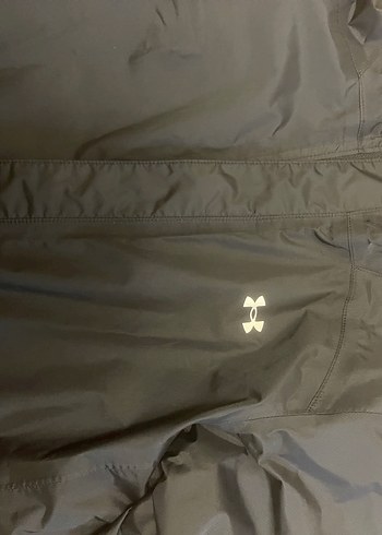 Kadın Siyah Kapüşonlu Yağmurluk - Görsel 3