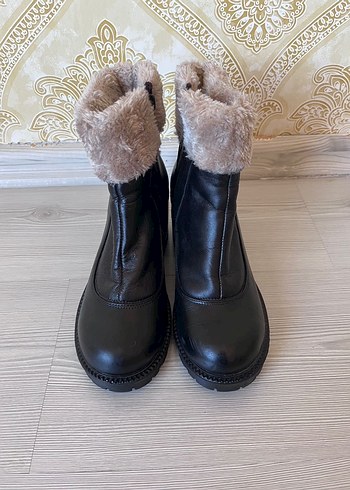 Kürklü Siyah Deri Kare Topuklu Bot - Görsel 2