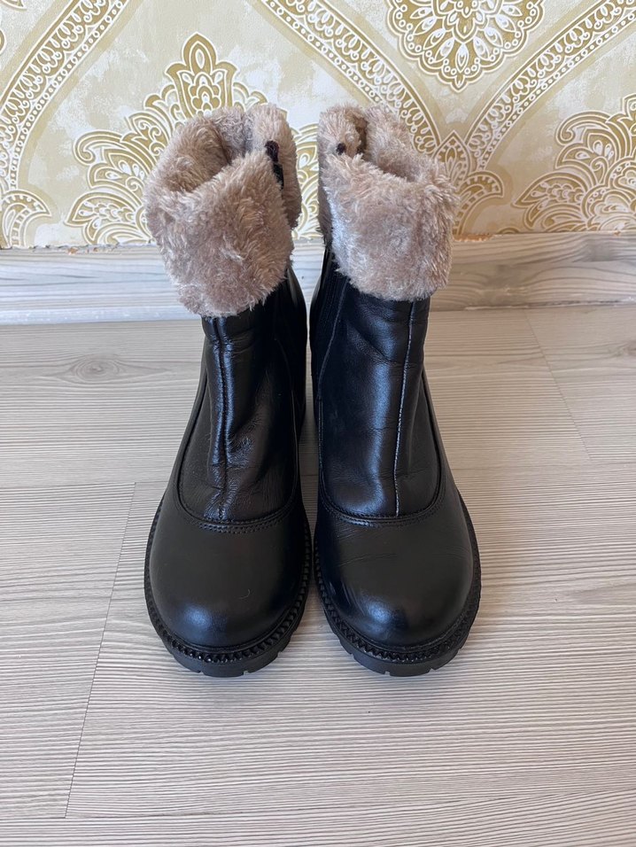 Kürklü Siyah Deri Kare Topuklu Bot - Görsel 2