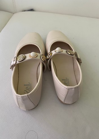 Beyaz Tokalı Blok Topuk Kadın Babet - Görsel 3