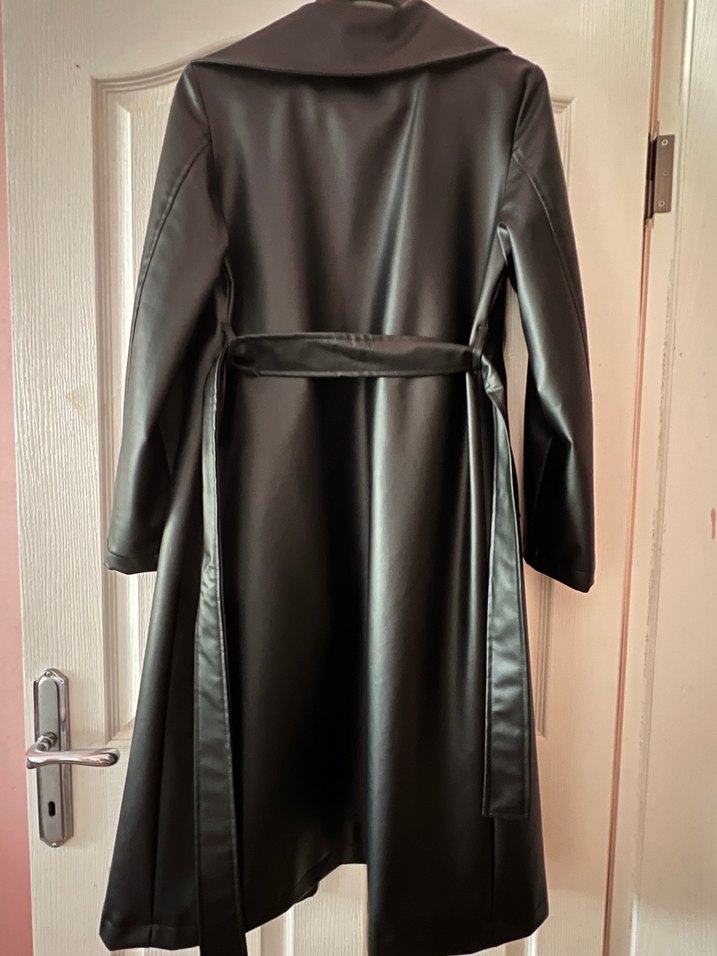 Kadın Siyah Deri Gotik Uzun Trençkot - Görsel 2