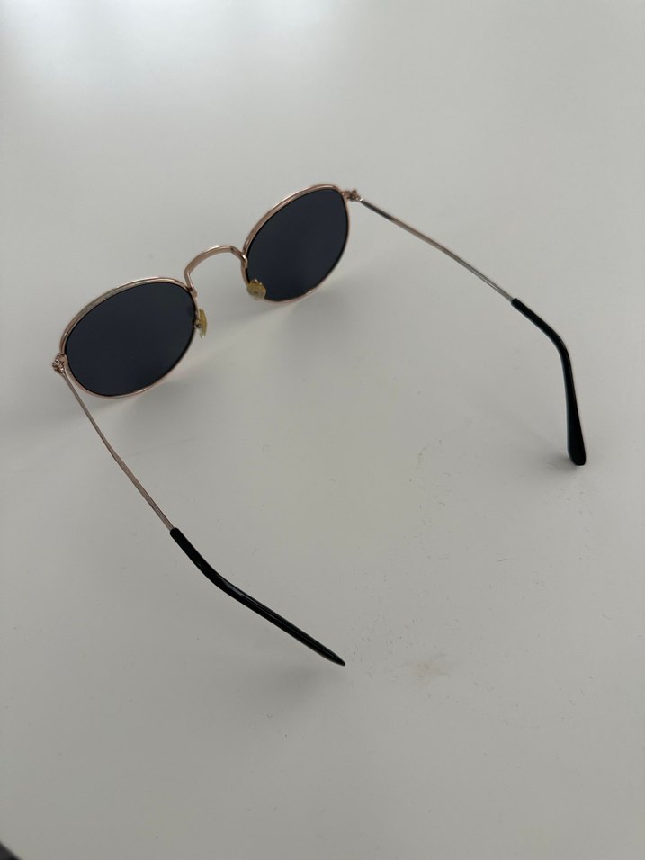 H&M Güneş Gözlüğü - Görsel 2