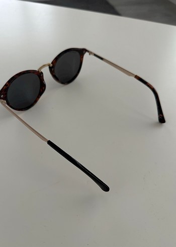 H&M Güneş Gözlüğü - Görsel 3