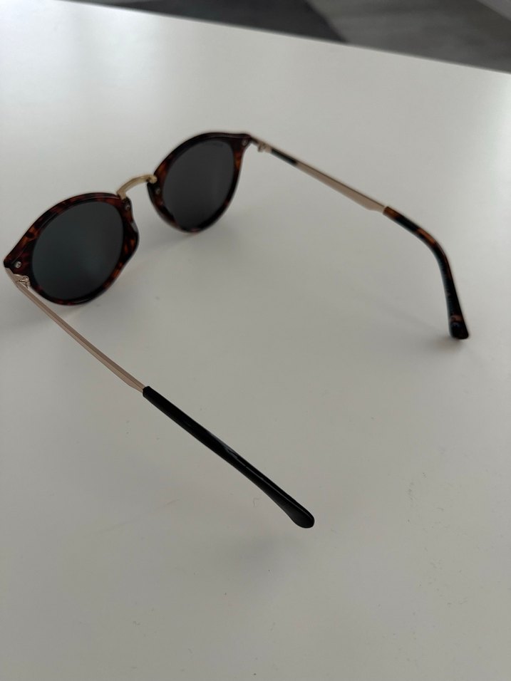 H&M Güneş Gözlüğü - Görsel 3