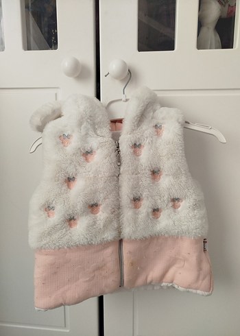 Kız Çocuk Kapüşonlu Beyaz Peluş Yelek - Görsel 2