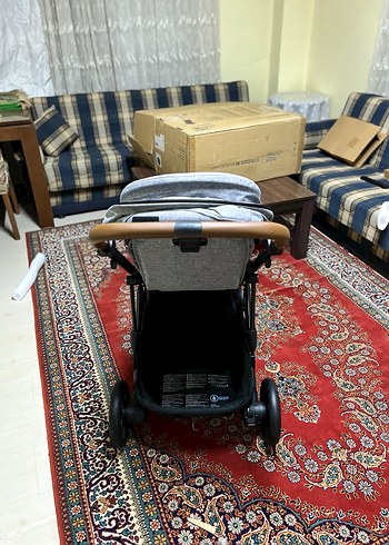Gri Bebek Arabası Katlanabilir ve Rahat - Görsel 6