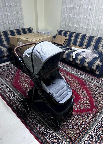 Gri Bebek Arabası Katlanabilir ve Rahat - Görsel 5