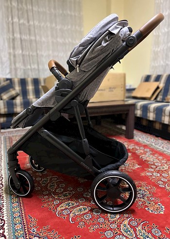 Gri Bebek Arabası Katlanabilir ve Rahat - Görsel 2