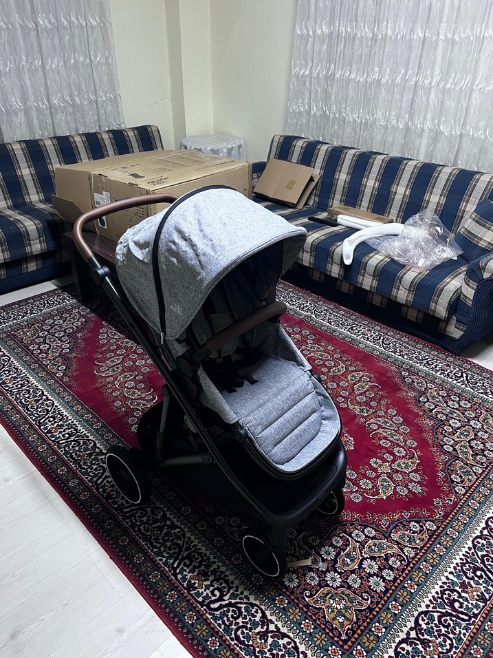 Gri Bebek Arabası Katlanabilir ve Rahat - Görsel 5