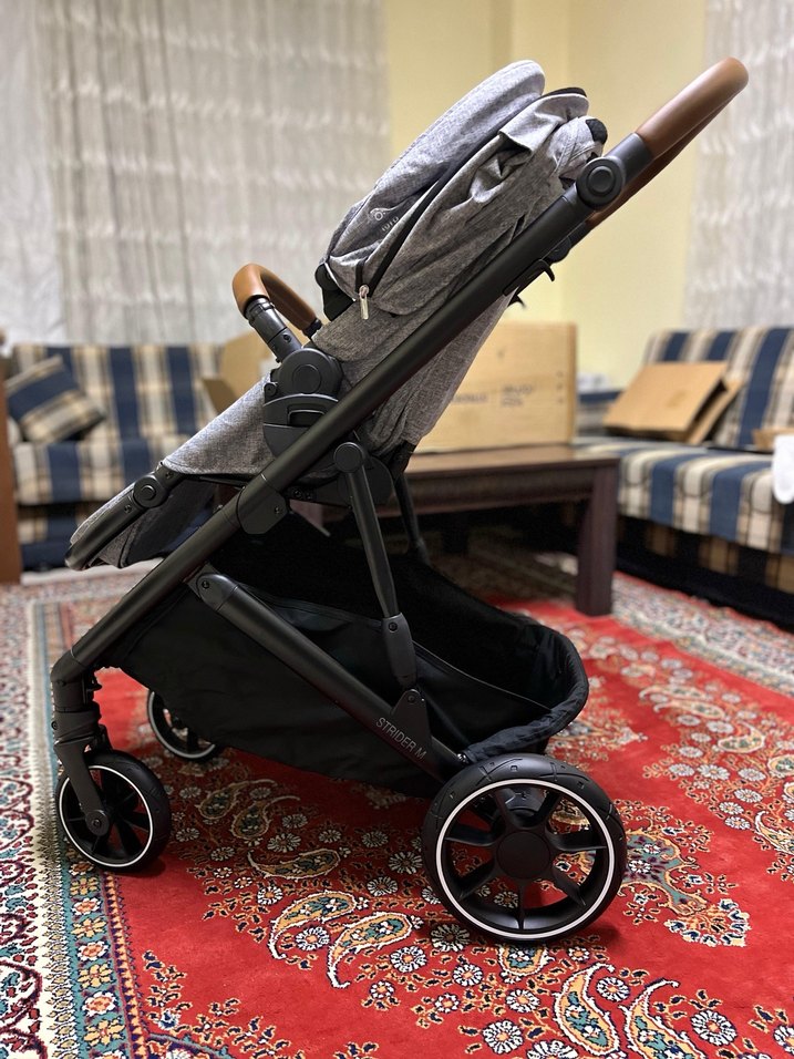 Gri Bebek Arabası Katlanabilir ve Rahat - Görsel 2