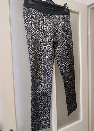 Batik dantel görünüm desenli L beden likralı pudra siyah renkler