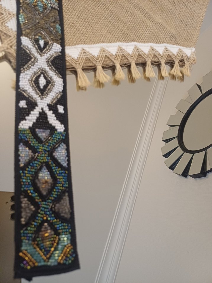 boncuk işlemeli nefis renk ve desene sahip kemer - Görsel 3