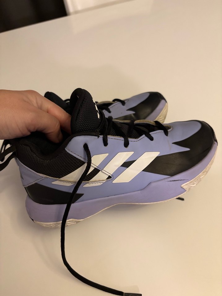 Adidas Mor Siyah Bağcıklı Basketbol Ayakkabısı - Görsel 3