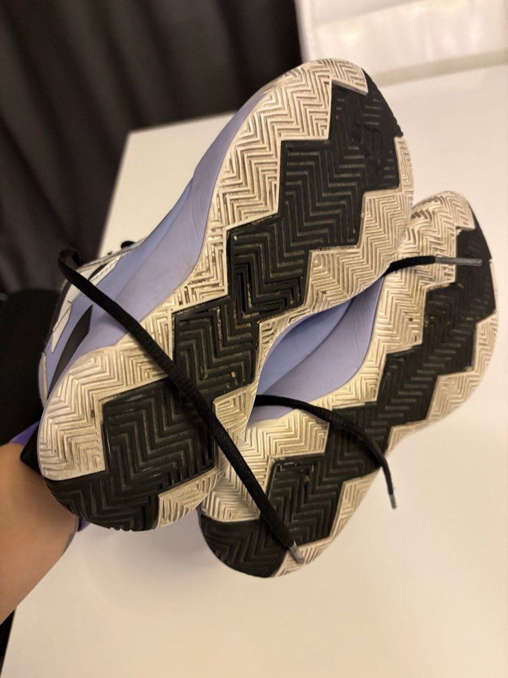 Adidas Mor Siyah Bağcıklı Basketbol Ayakkabısı - Görsel 5